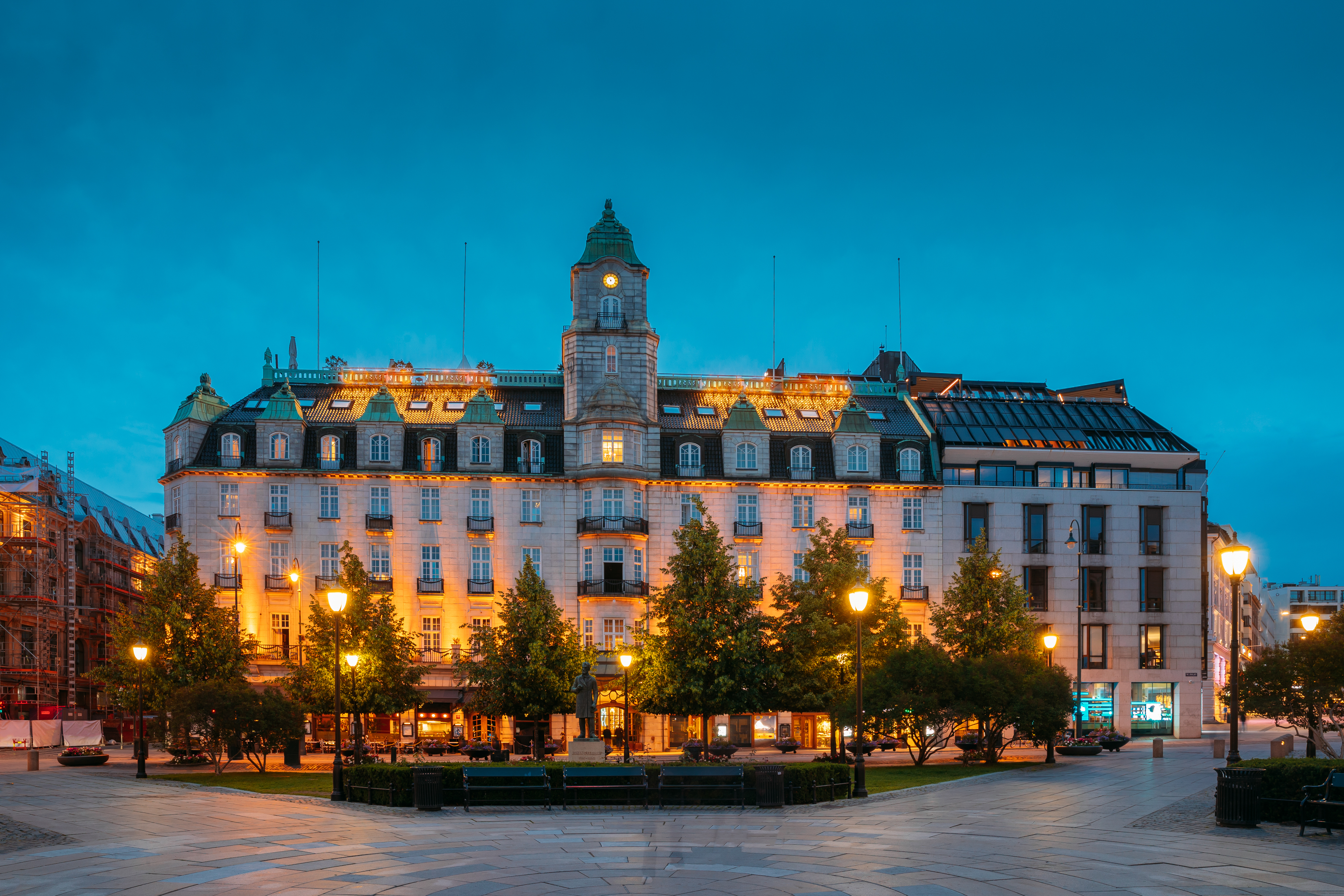 oslo-norway-building-of-old-hotel-in-night-view-2025-02-25-07-19-44-utc